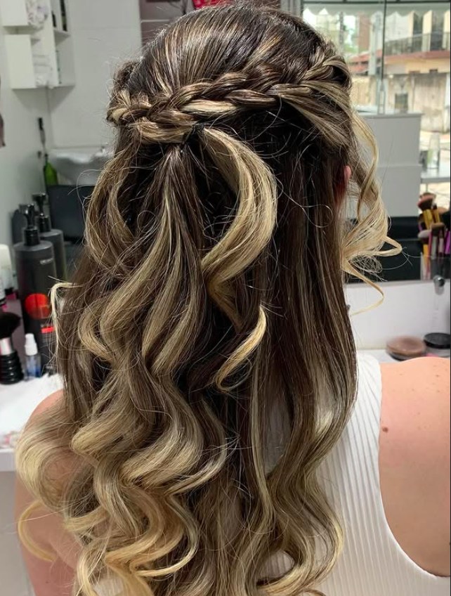 Semi-preso com Trança e Ondas